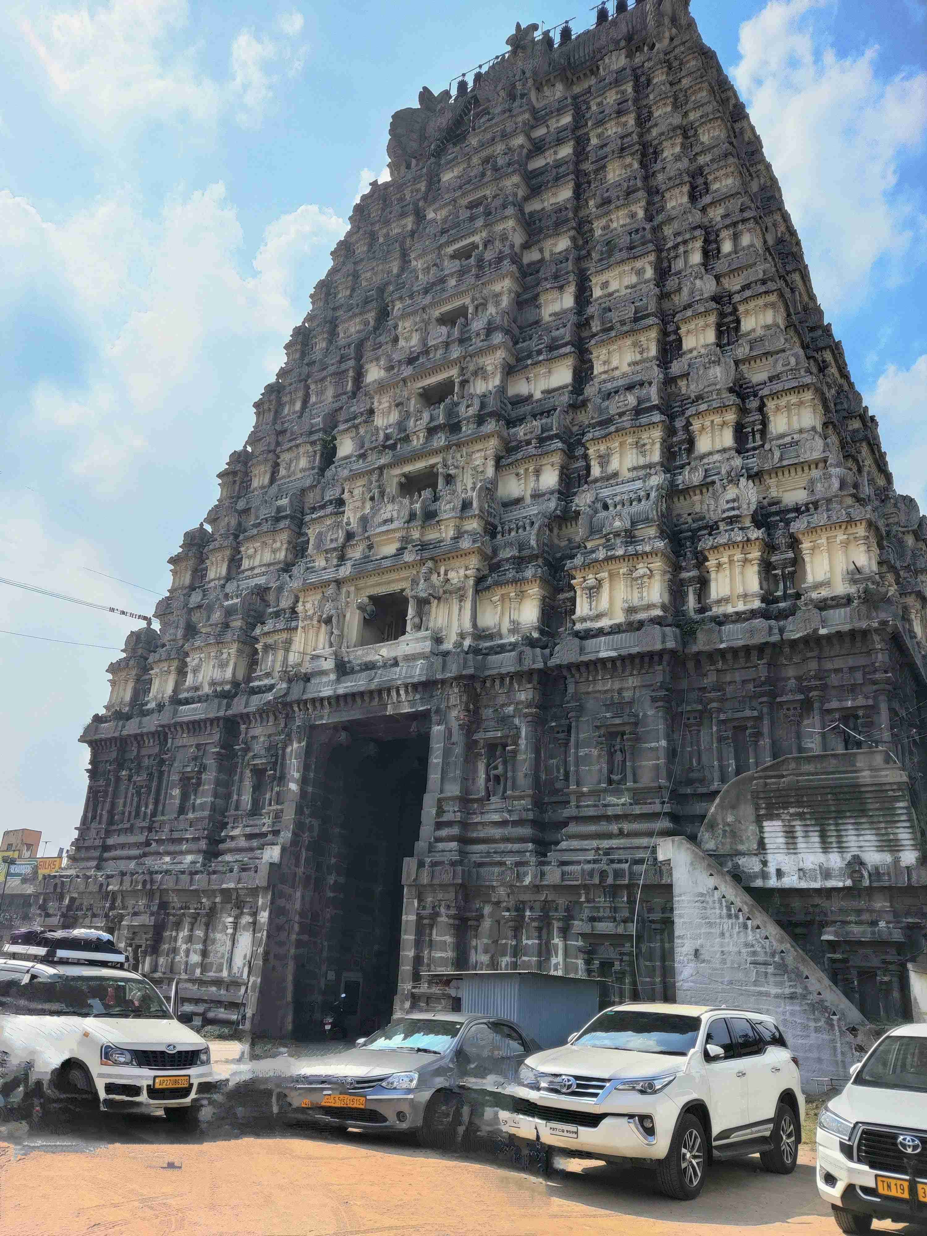 <b>Ekambareswarar Temple (Pic Courtesy - Nidhi Chawla)</b>