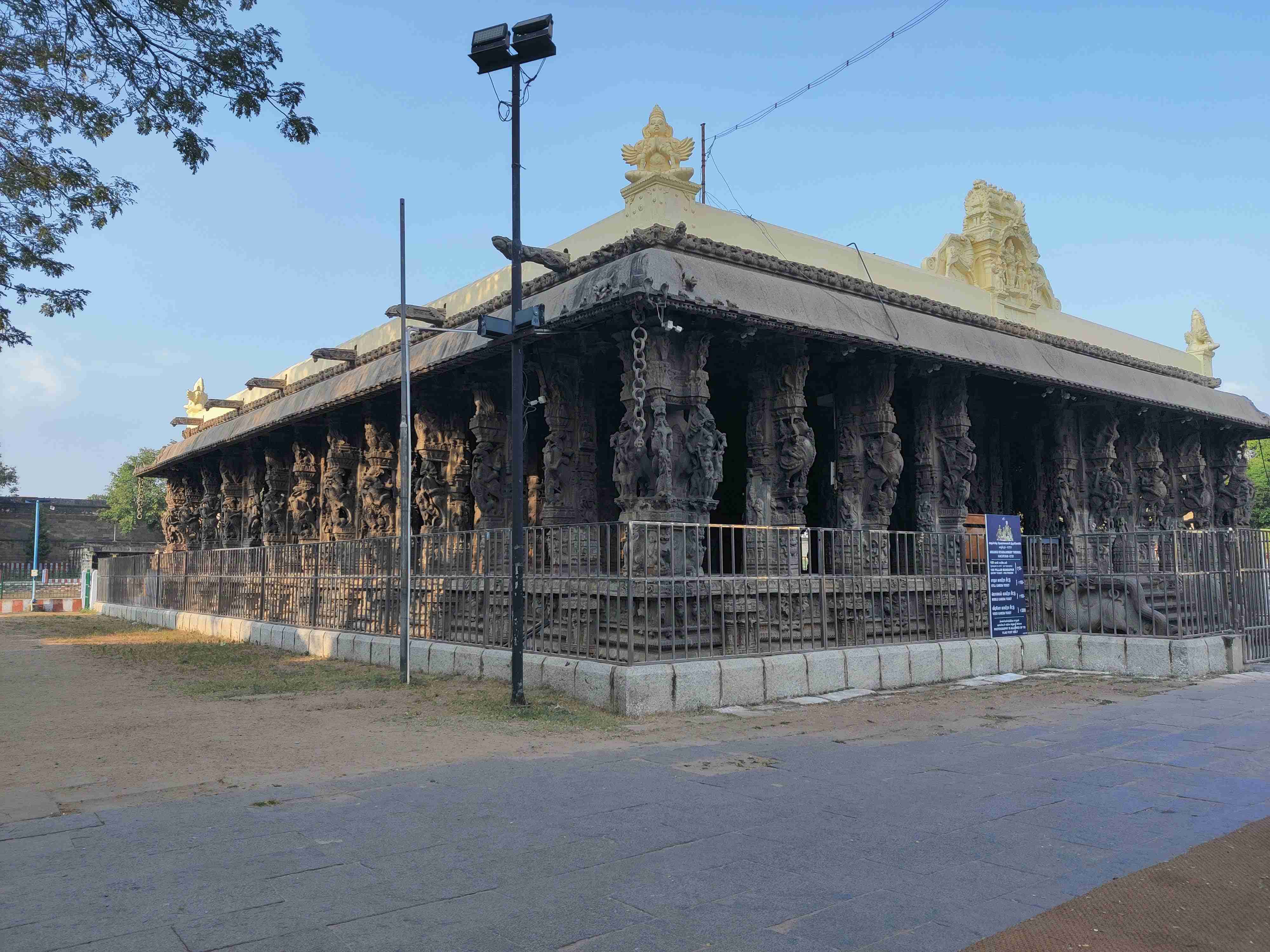 <b>Varadharaja Perumal Temple (Pic Courtesy - Nidhi Chawla)</b>