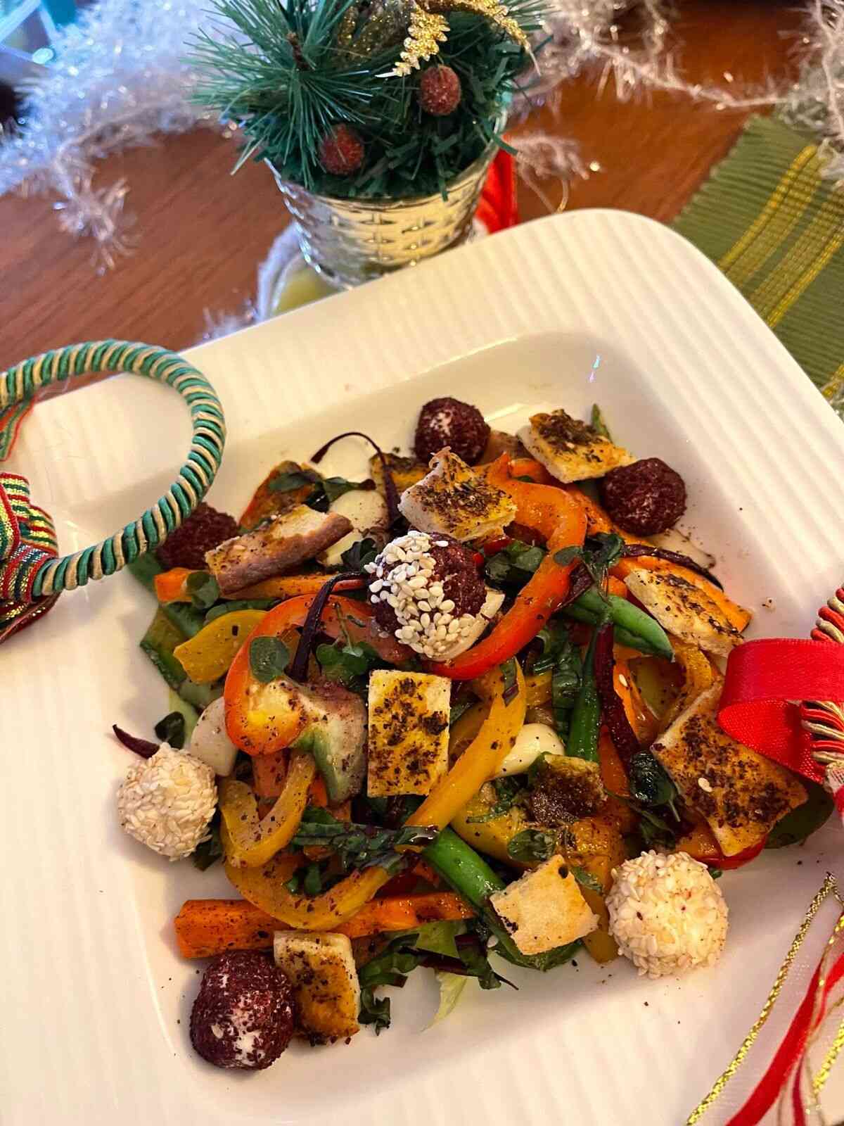 <b>Christmassy Mediterranean salad </b>